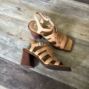 Vince Camuto
Isaminda Woven Fisherman City Sandals size 8